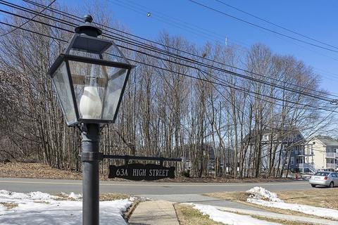 63 High St, Stoneham, MA 02180 photo 3