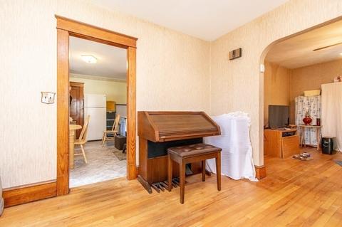 420 Nottingham St, Springfield, MA 01104 photo 4