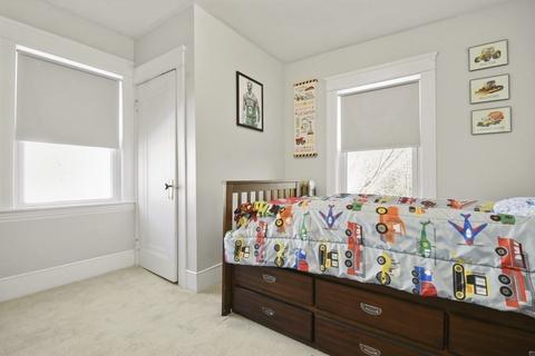 2 Woods Ave, Worcester, MA 01606 photo 17