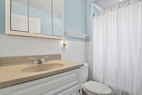 2 Woods Ave, Worcester, MA 01606 photo 16