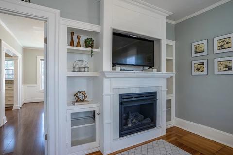 16 Grand St, Reading, MA 01867 photo 5