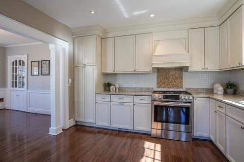 16 Grand St, Reading, MA 01867 photo 8