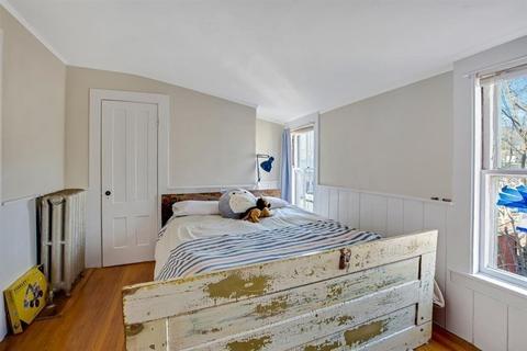 32 Smith St, Marblehead, MA 01945 photo 17