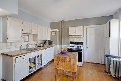 32 Smith St, Marblehead, MA 01945 photo 9