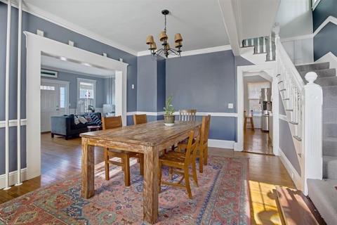 32 Smith St, Marblehead, MA 01945 photo 7