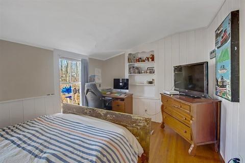 32 Smith St, Marblehead, MA 01945 photo 19