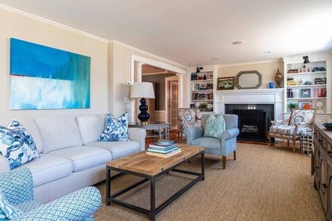 39 Lincoln St, Hingham, MA 02043 photo 4