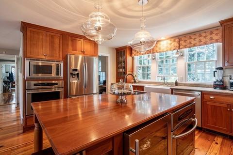 39 Lincoln St, Hingham, MA 02043 photo 9