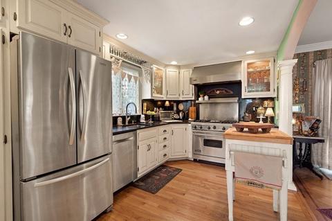 16 Chester St, Danvers, MA 01923 photo 8