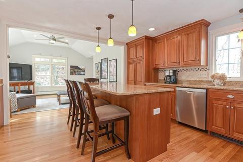 48 Plimpton St, Walpole, MA 02081 photo 5