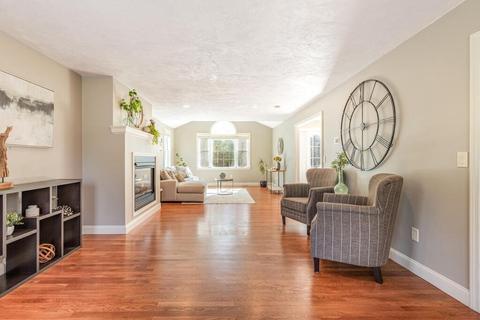 19 Dyer, Millis, MA 02054 photo 4