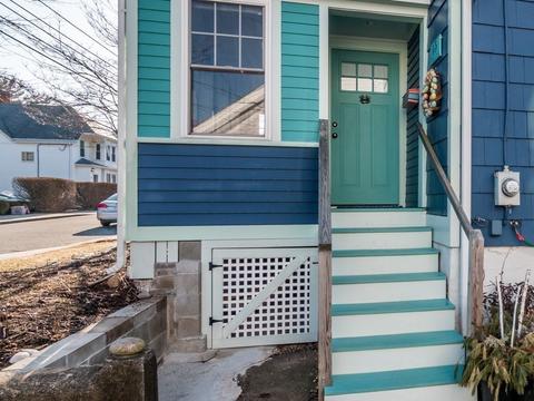 13 Chapel St, Gloucester, MA 01930 photo 4