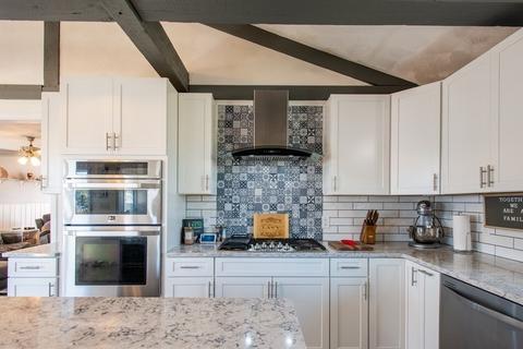 33 Green St, Gloucester, MA 01930 photo 9