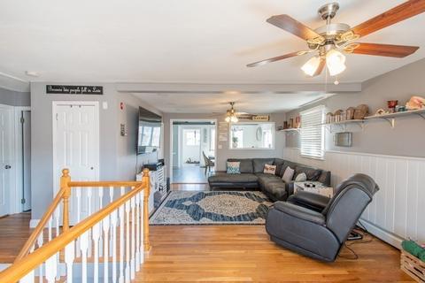 33 Green St, Gloucester, MA 01930 photo 5