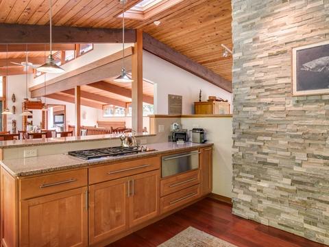 22 Bray St, Gloucester, MA 01930 photo 11
