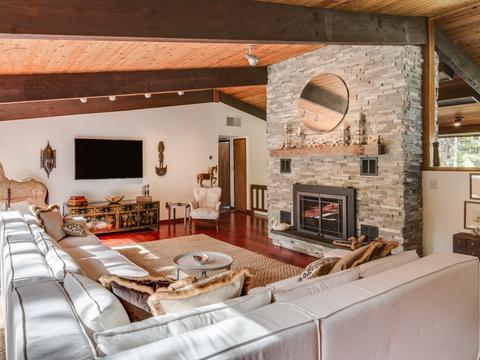 22 Bray St, Gloucester, MA 01930 photo 4