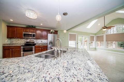 43 Canedy St, Wareham, MA 02576 photo 4