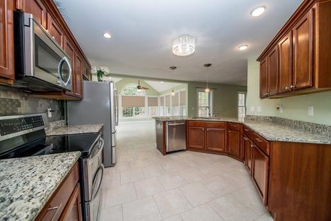 43 Canedy St, Wareham, MA 02576 photo 6