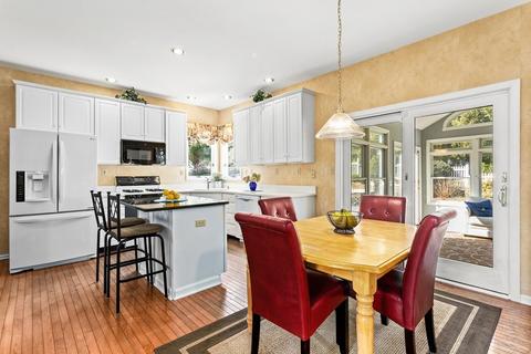1 Dover Cir, Franklin, MA 02038 photo 9