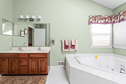 1 Dover Cir, Franklin, MA 02038 photo 28