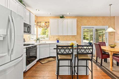 1 Dover Cir, Franklin, MA 02038 photo 11