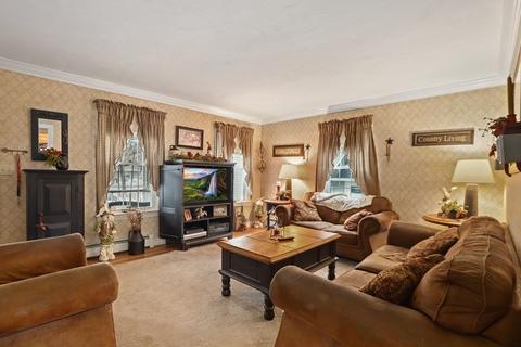37 Wabash Ave, Worcester, MA 01604 photo 2