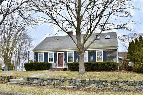 24 Phoenix St, Fairhaven, MA 02719 photo 1