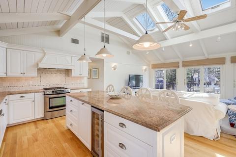 9 Bight Cir, Mashpee, MA 02649 photo 16