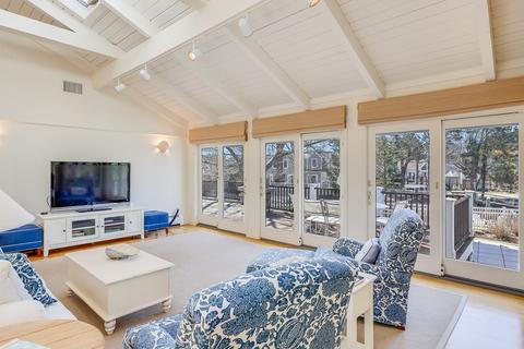 9 Bight Cir, Mashpee, MA 02649 photo 8