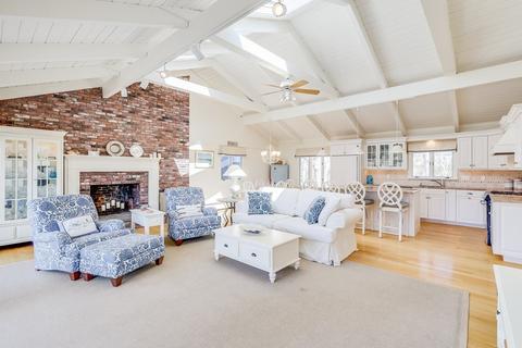 9 Bight Cir, Mashpee, MA 02649 photo 12