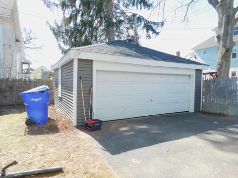 586 White St, Springfield, MA 01108 photo 2