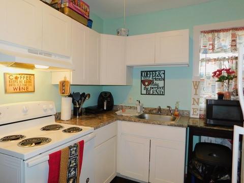 586 White St, Springfield, MA 01108 photo 3