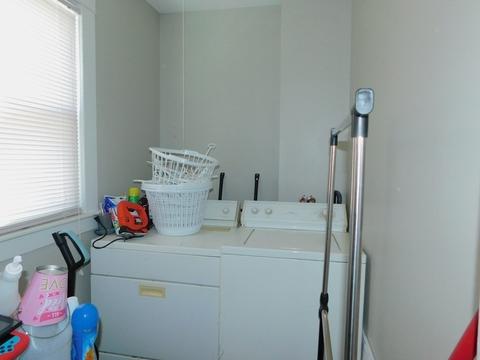 586 White St, Springfield, MA 01108 photo 9