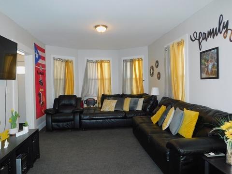586 White St, Springfield, MA 01108 photo 4