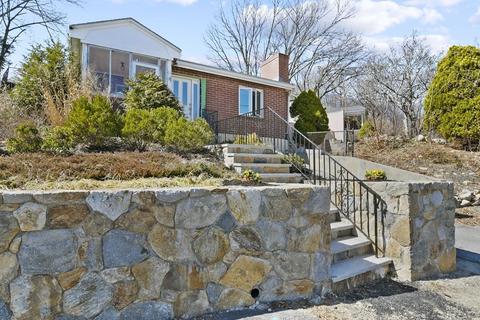 67 Upton Rd, Waltham, MA 02452 photo 2