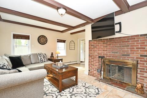 24 Prouty Ln, Worcester, MA 01602 photo 2