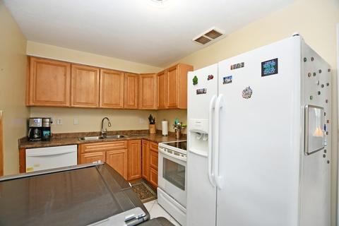 24 Prouty Ln, Worcester, MA 01602 photo 9