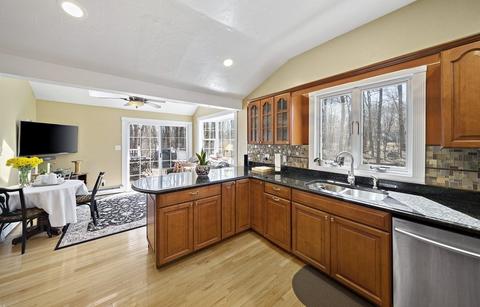 3 Alden Ave E, Randolph, MA 02368 photo 3