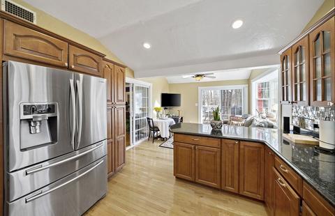 3 Alden Ave E, Randolph, MA 02368 photo 4
