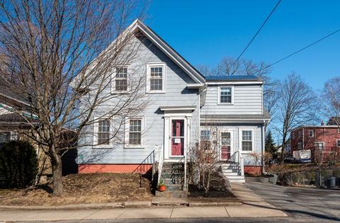 62 Pine St, Stoneham, MA 02180 photo 2