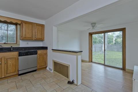 27 Brighton St, Springfield, MA 01118 photo 14