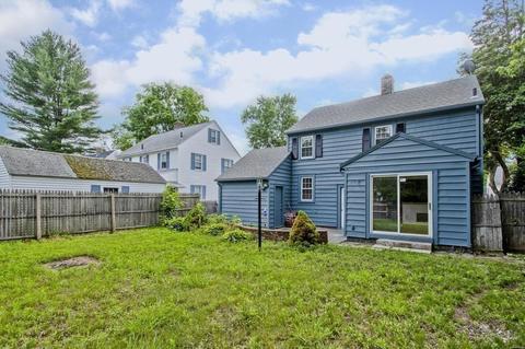 27 Brighton St, Springfield, MA 01118 photo 5