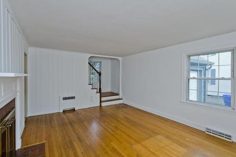 27 Brighton St, Springfield, MA 01118 photo 9