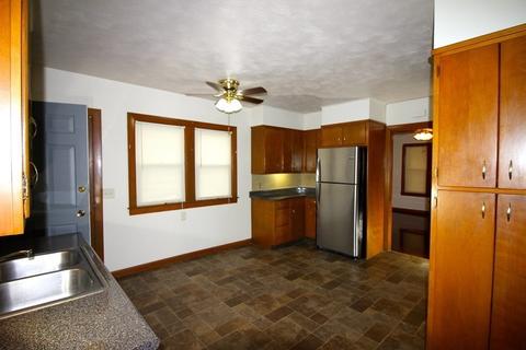 31 Langdon St, Springfield, MA 01104 photo 2