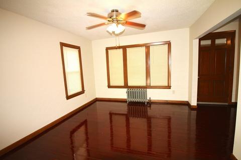 31 Langdon St, Springfield, MA 01104 photo 4