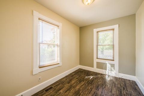 129 Florence St, Springfield, MA 01105 photo 5