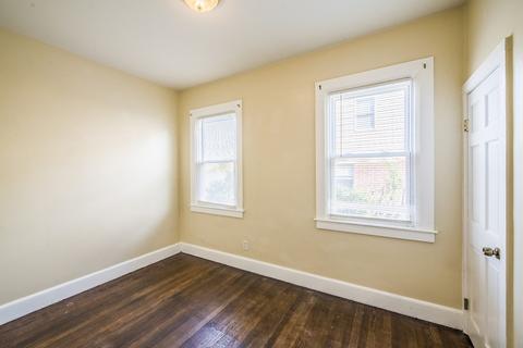 129 Florence St, Springfield, MA 01105 photo 11