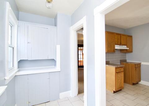17 Coomes St, Springfield, MA 01108 photo 6