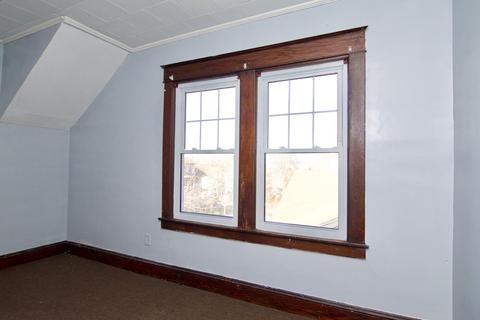 17 Coomes St, Springfield, MA 01108 photo 9