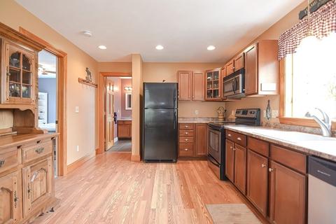 283 Oakham Rd, Barre, MA 01005 photo 3